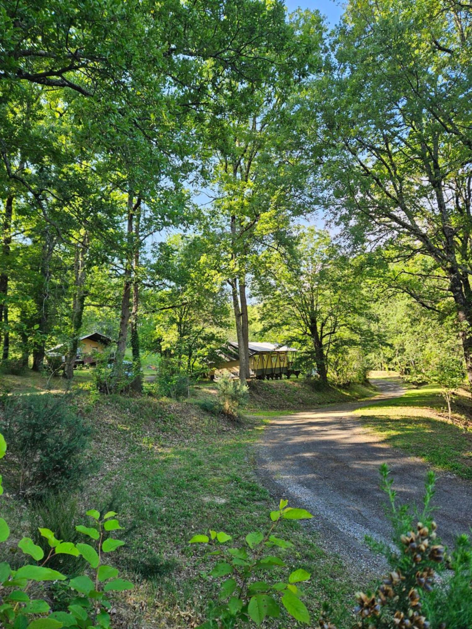 Camping La Serre Aigues-Vives  エクステリア 写真