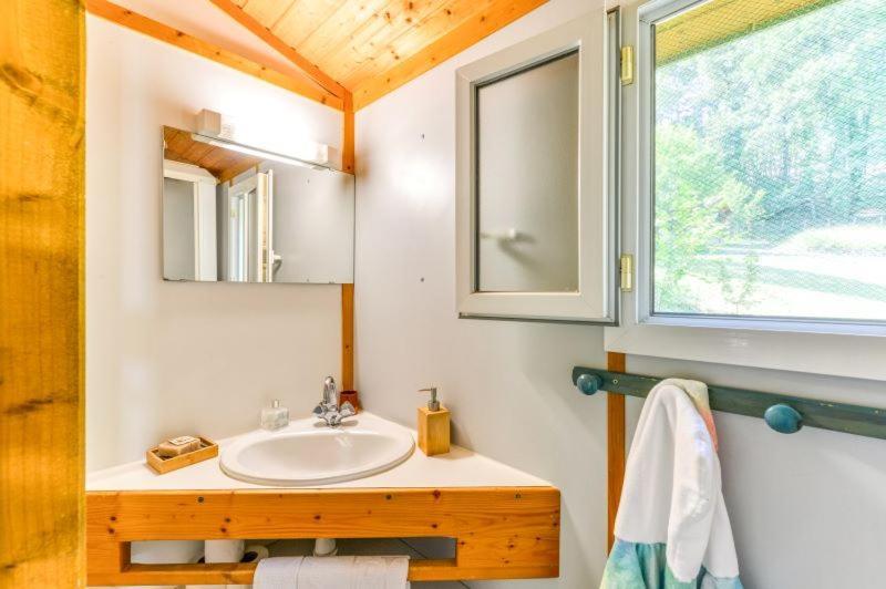 Camping La Serre Aigues-Vives  エクステリア 写真